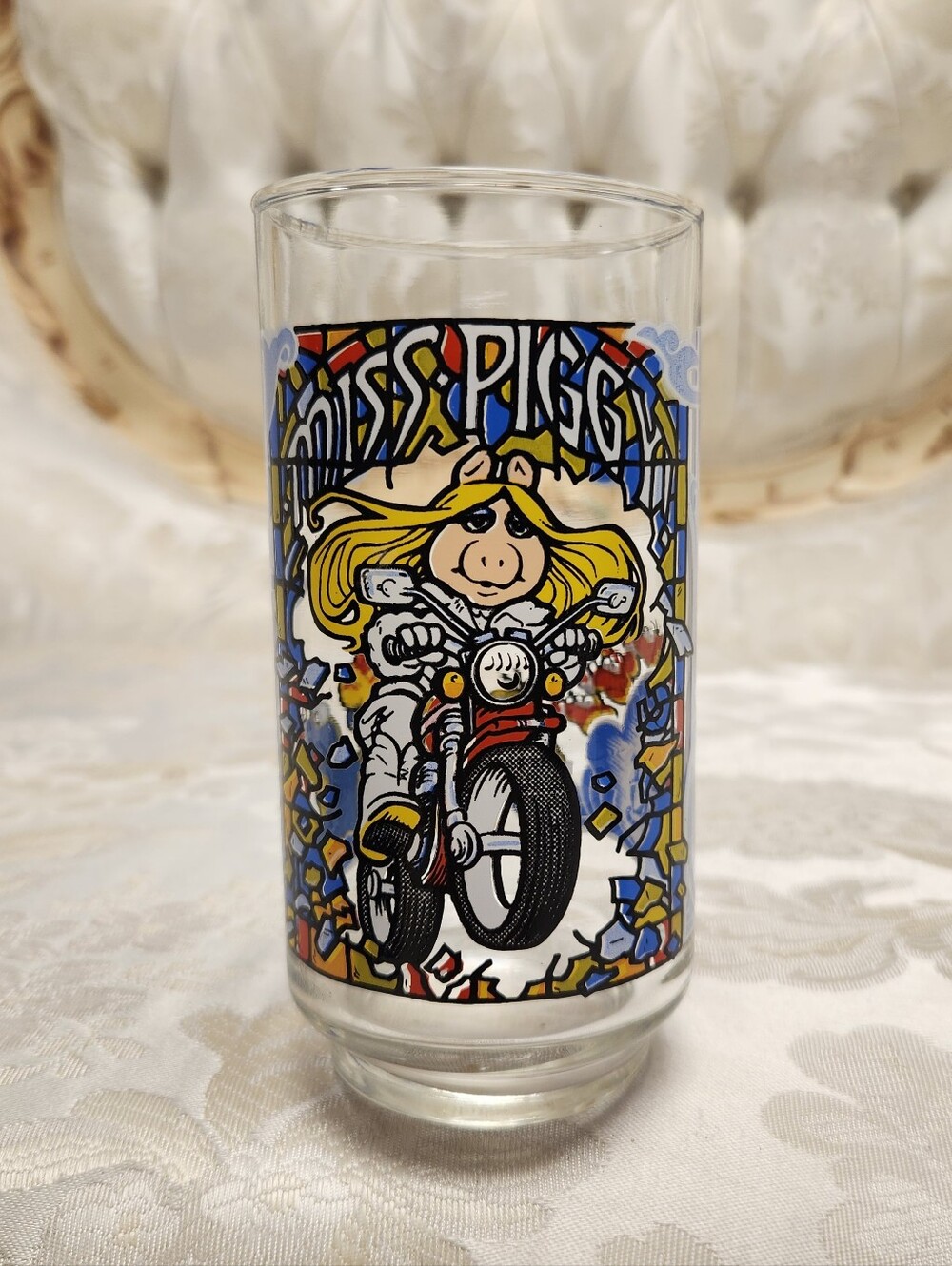 Vintage 1981 the great Muppets caper Miss Piggy glass